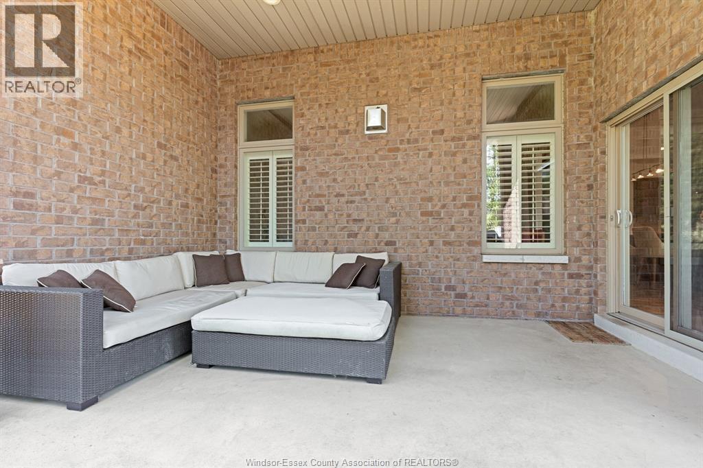 2203 Roxborough, Windsor, ON