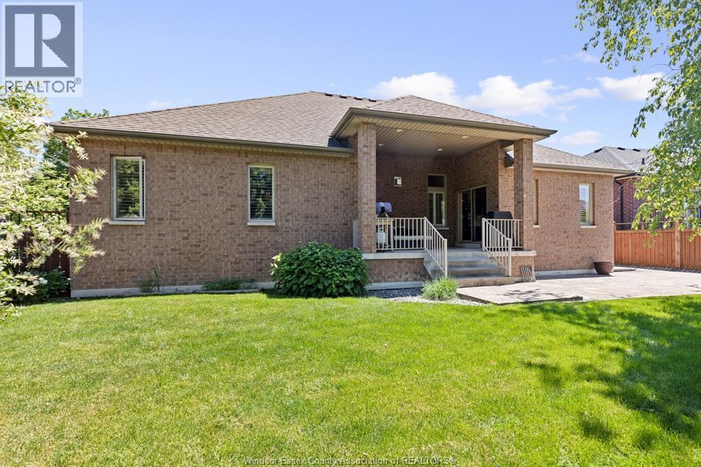 2203 Roxborough, Windsor, ON