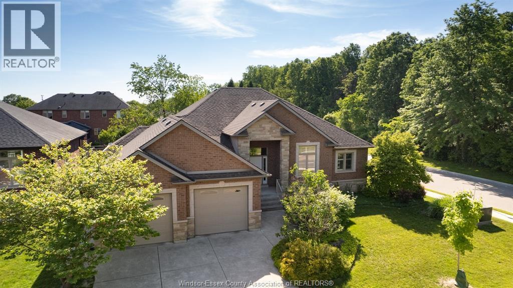 2203 Roxborough, Windsor, ON