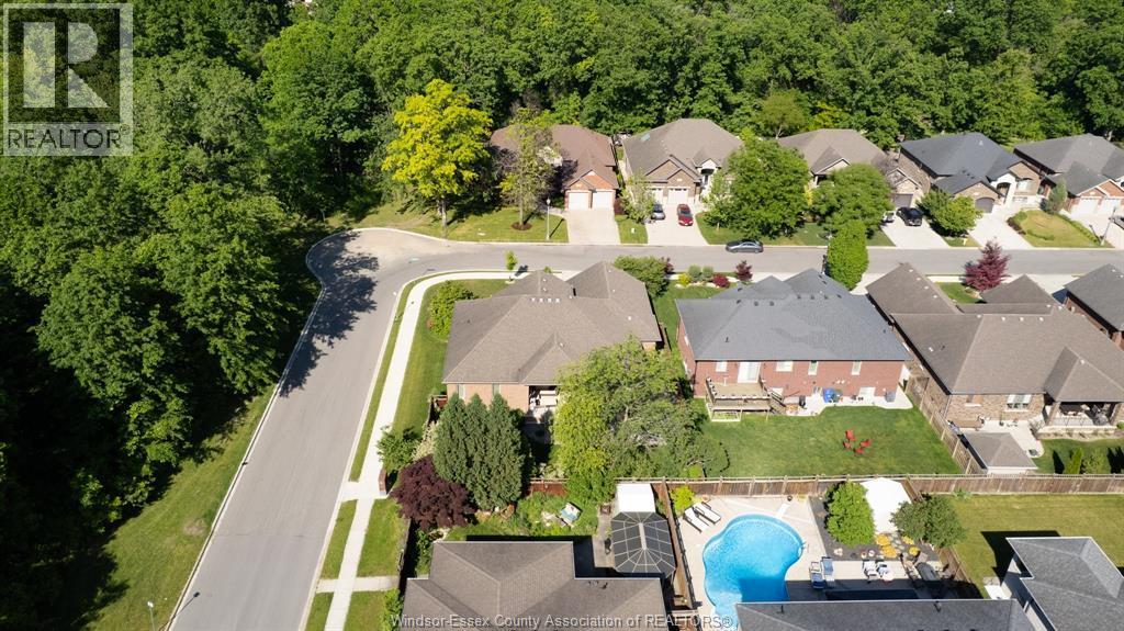 2203 Roxborough, Windsor, ON