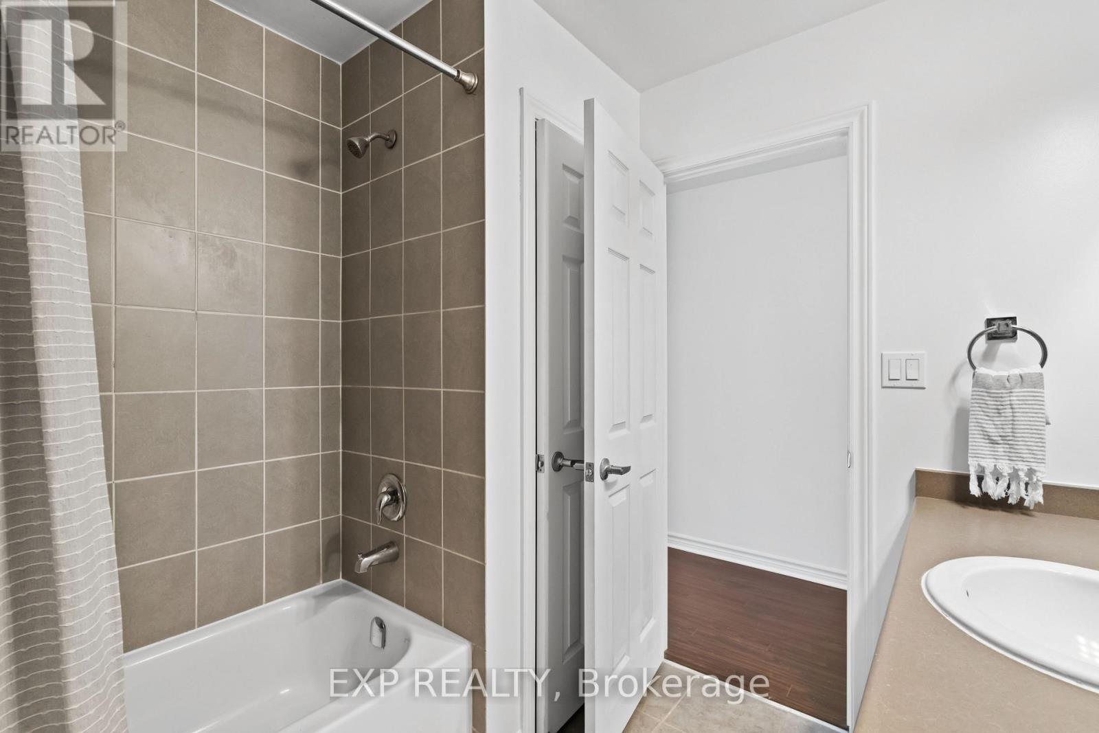 12 Mantz Crescent, Whitby, ON