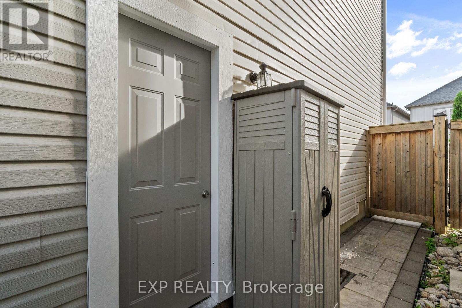 12 Mantz Crescent, Whitby, ON