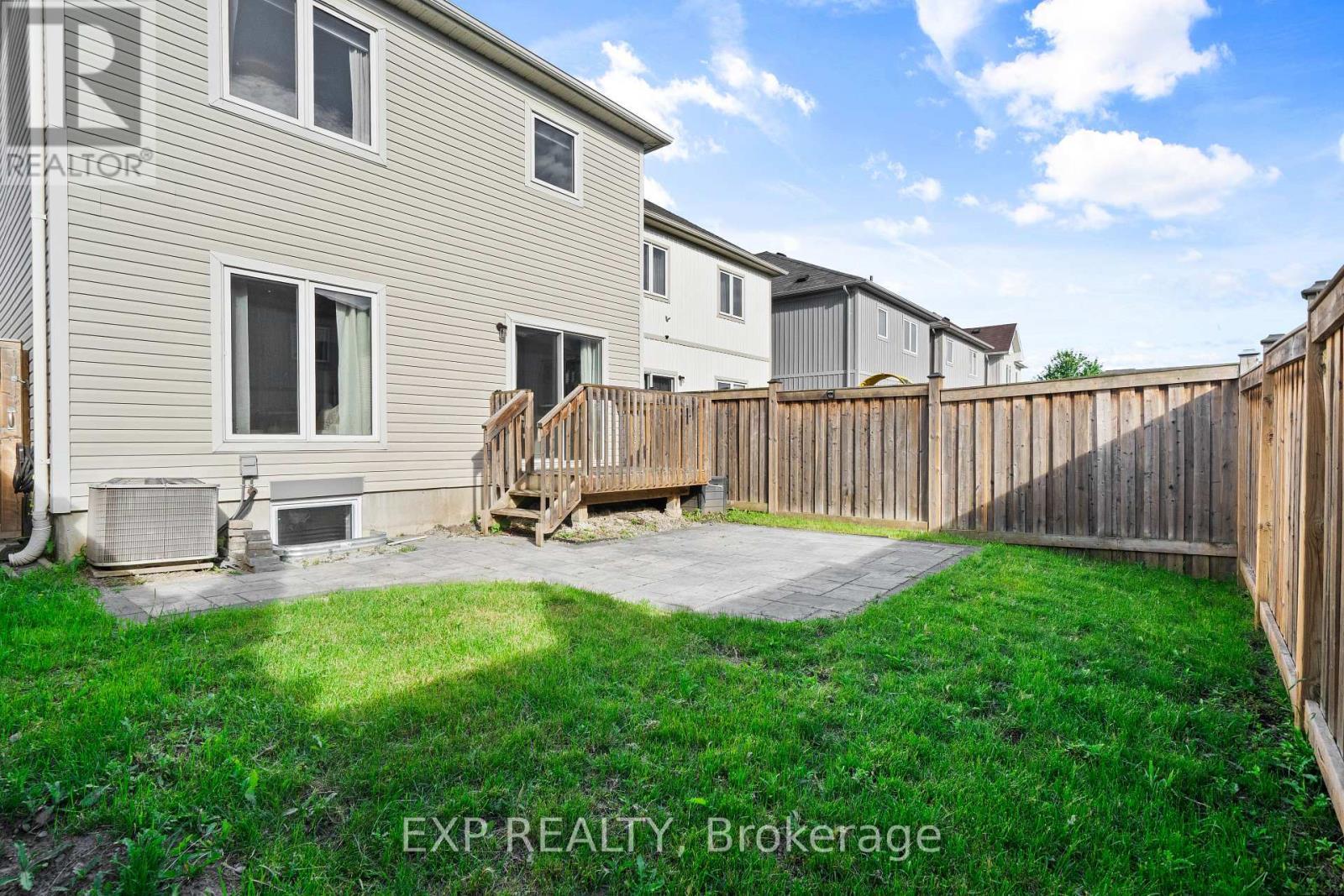 12 Mantz Crescent, Whitby, ON