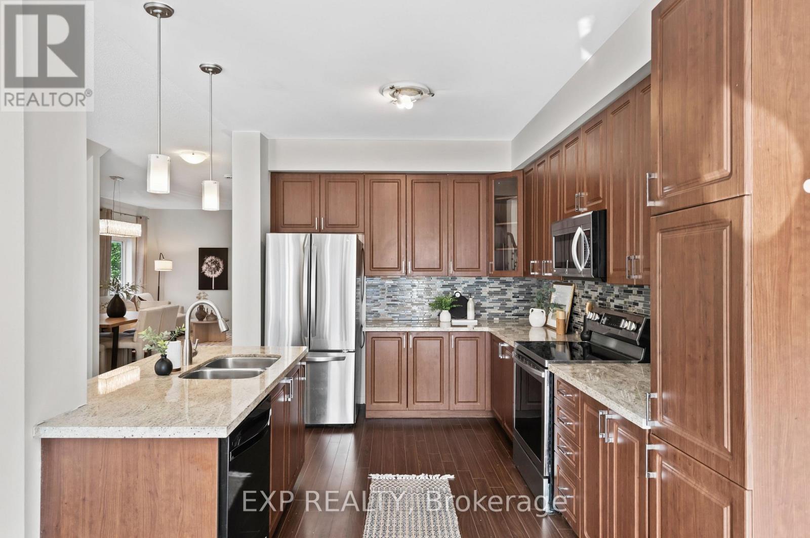 12 Mantz Crescent, Whitby, ON