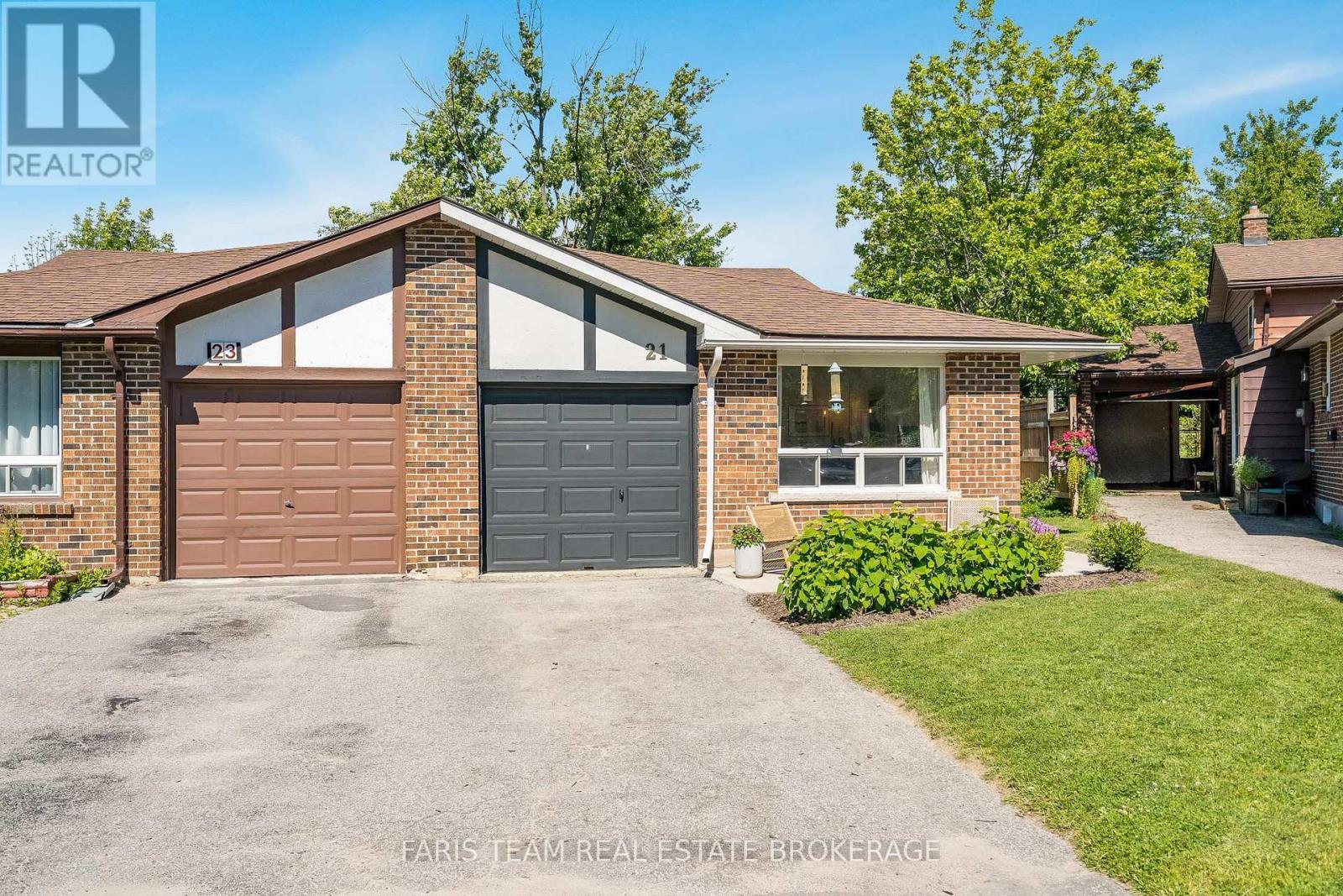 21 Maplehurst Crescent, Barrie, ON