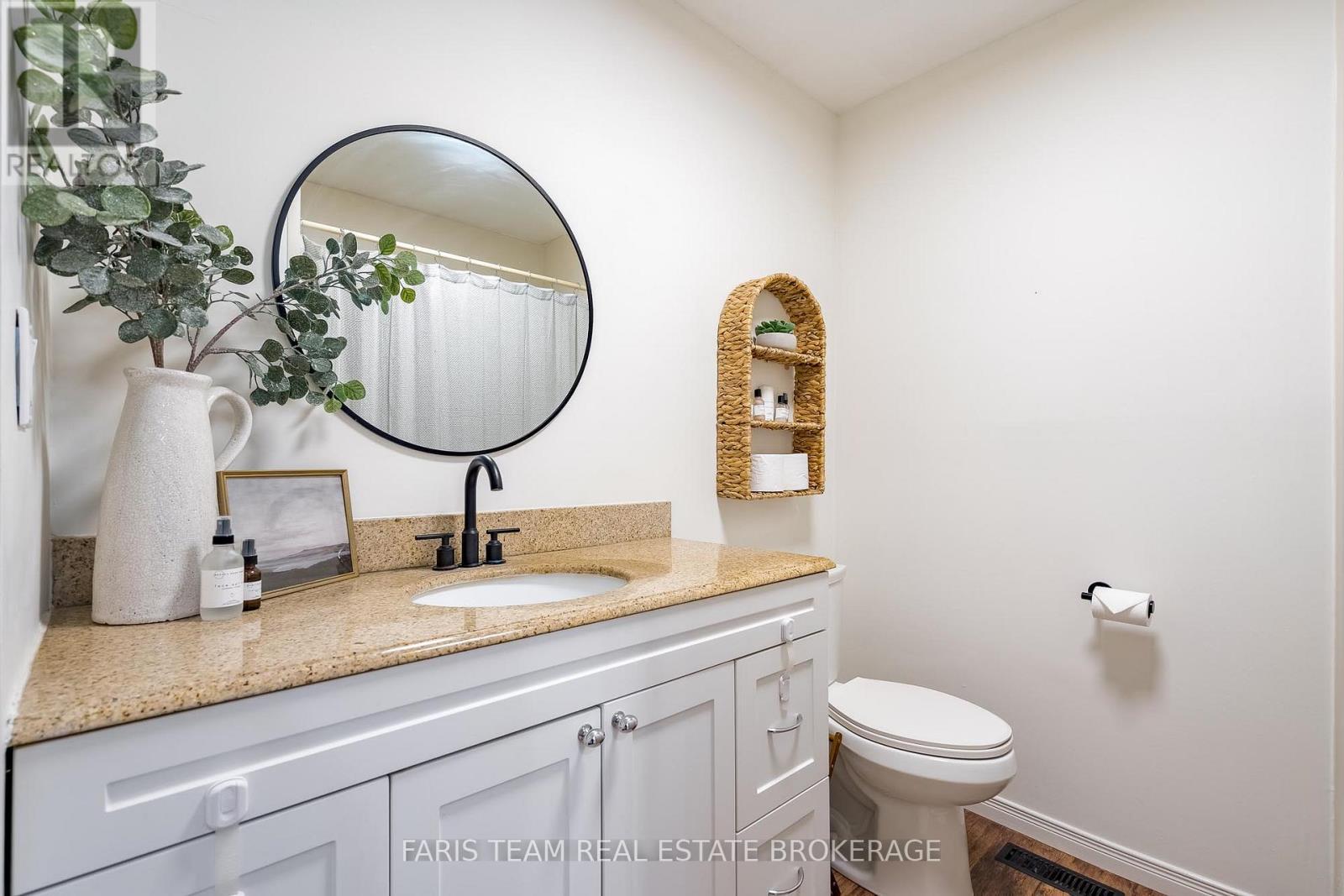 21 Maplehurst Crescent, Barrie, ON