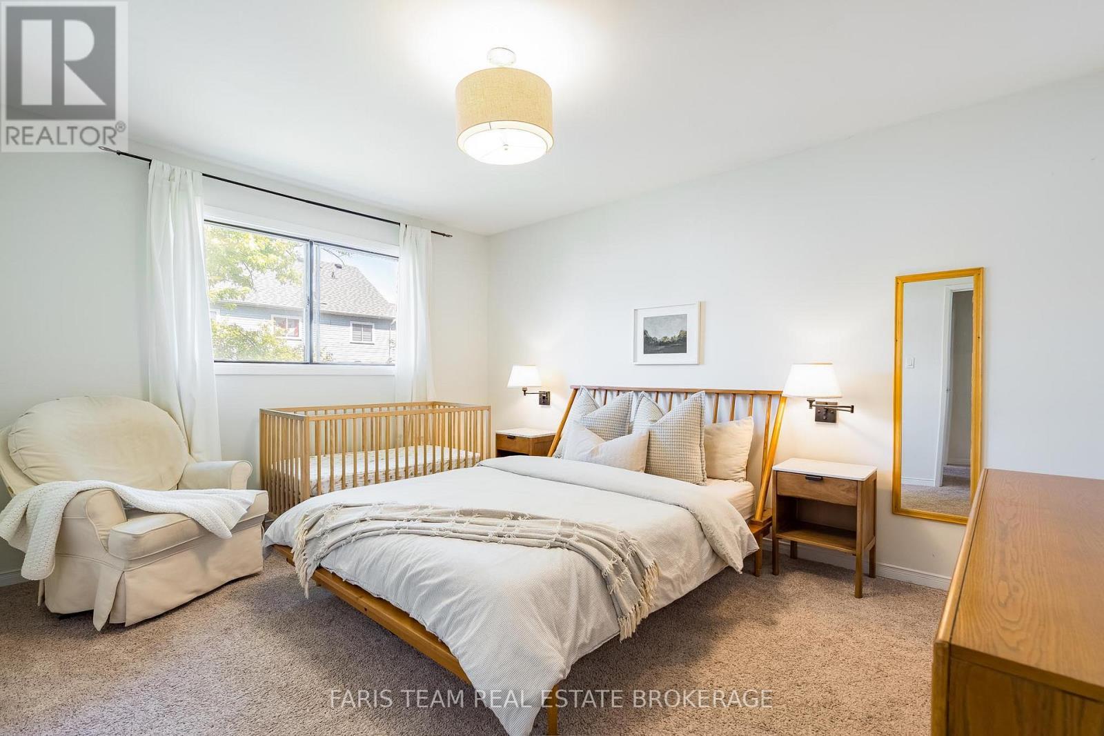 21 Maplehurst Crescent, Barrie, ON