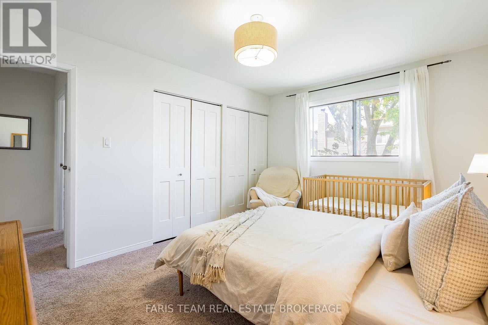 21 Maplehurst Crescent, Barrie, ON