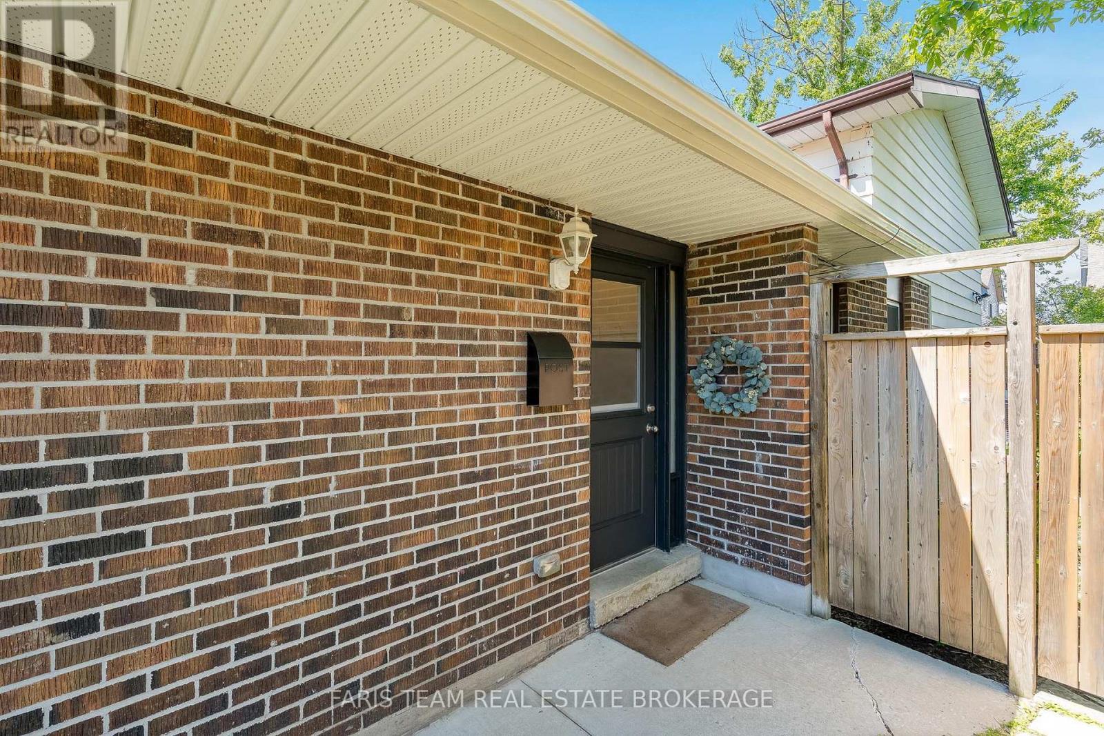 21 Maplehurst Crescent, Barrie, ON