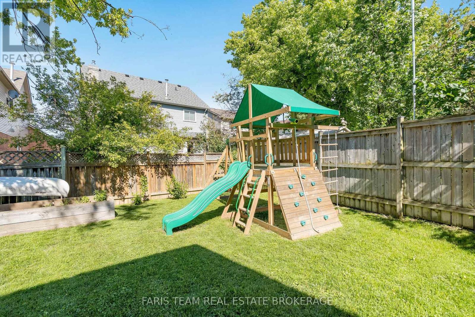 21 Maplehurst Crescent, Barrie, ON