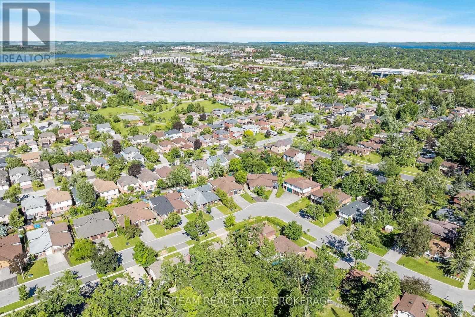 21 Maplehurst Crescent, Barrie, ON