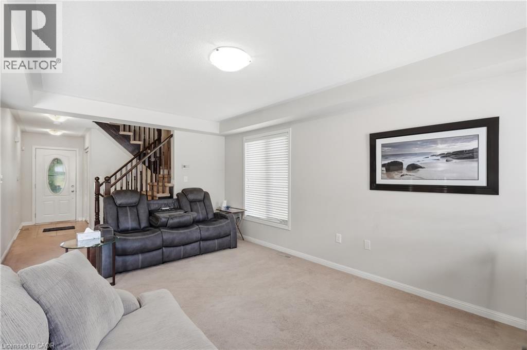240 Emick Drive, Hamilton, ON - Indoor Photo Showing Living Room