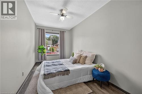 184 London Street N, Hamilton, ON - Indoor Photo Showing Bedroom