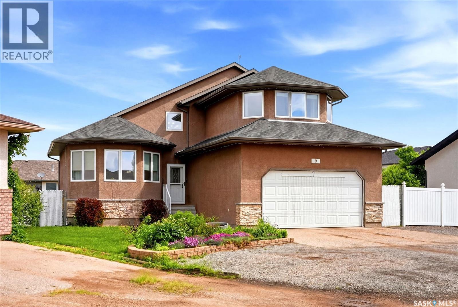 9 Brayden Bay, Grand Coulee, SK