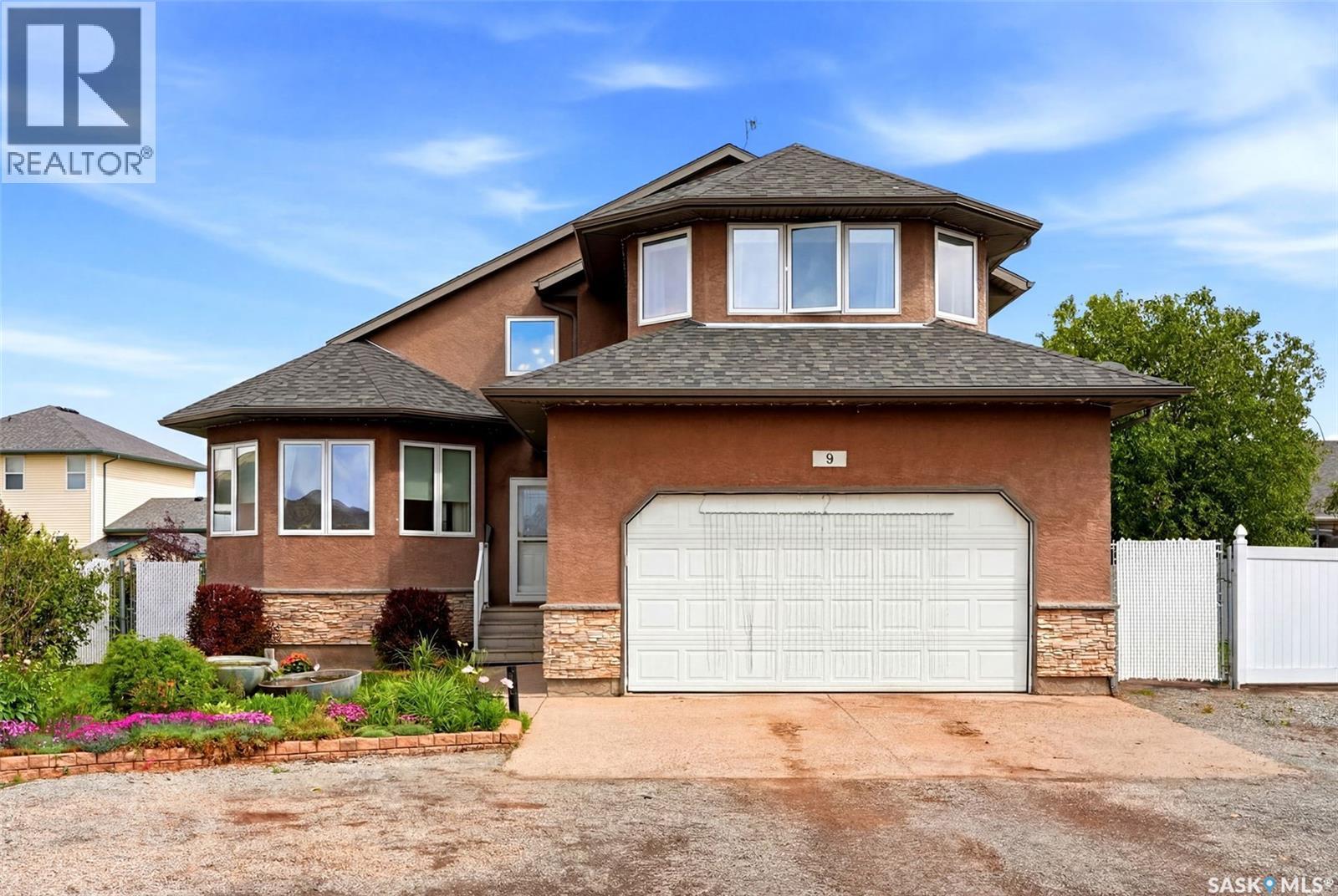 9 Brayden Bay, Grand Coulee, SK
