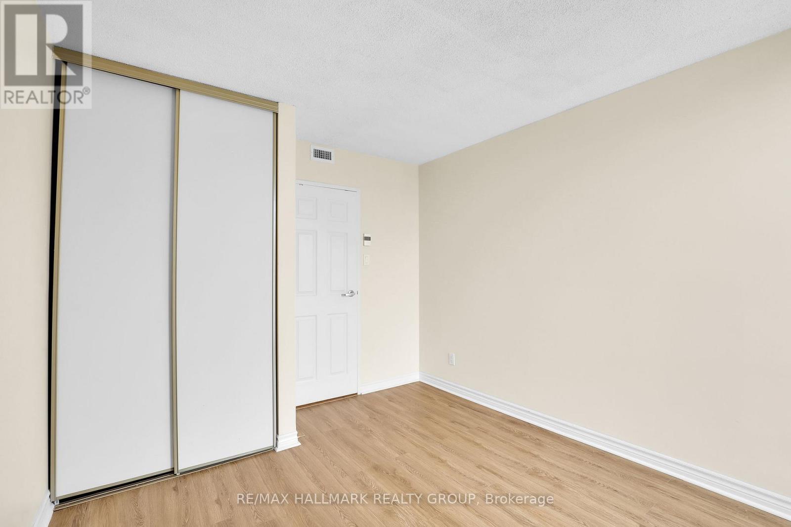 511 - 330 Centrum Boulevard, Ottawa, ON