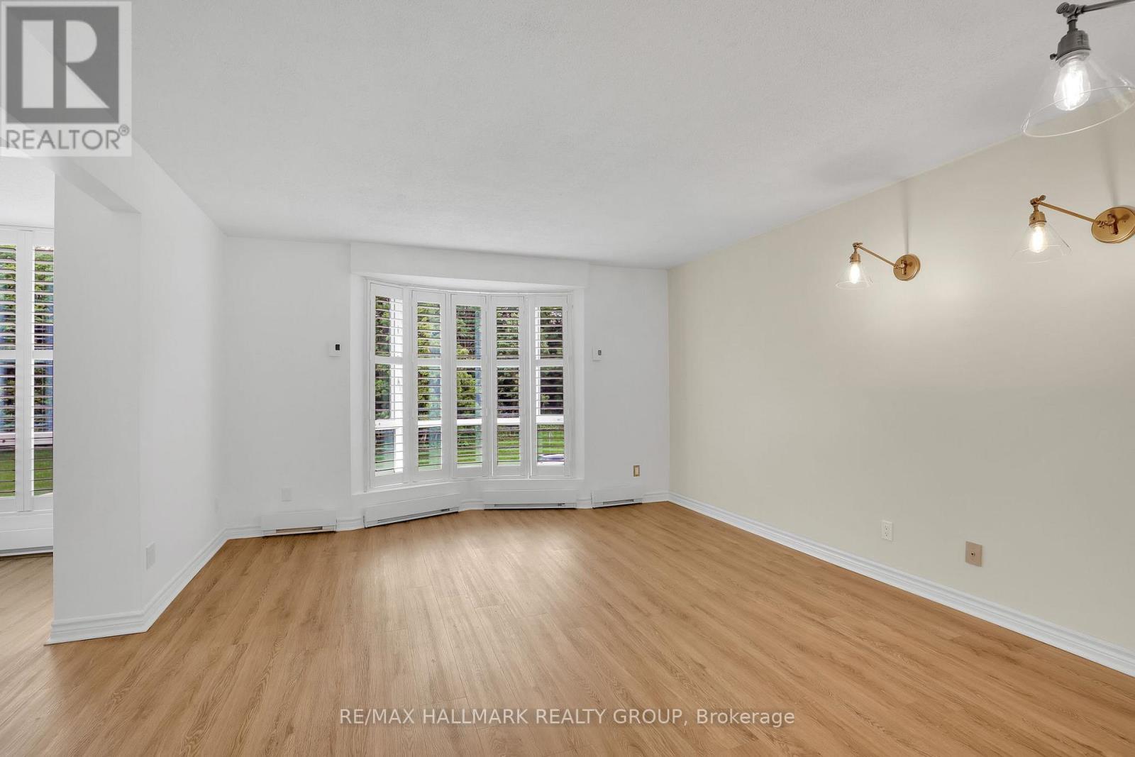 511 - 330 Centrum Boulevard, Ottawa, ON