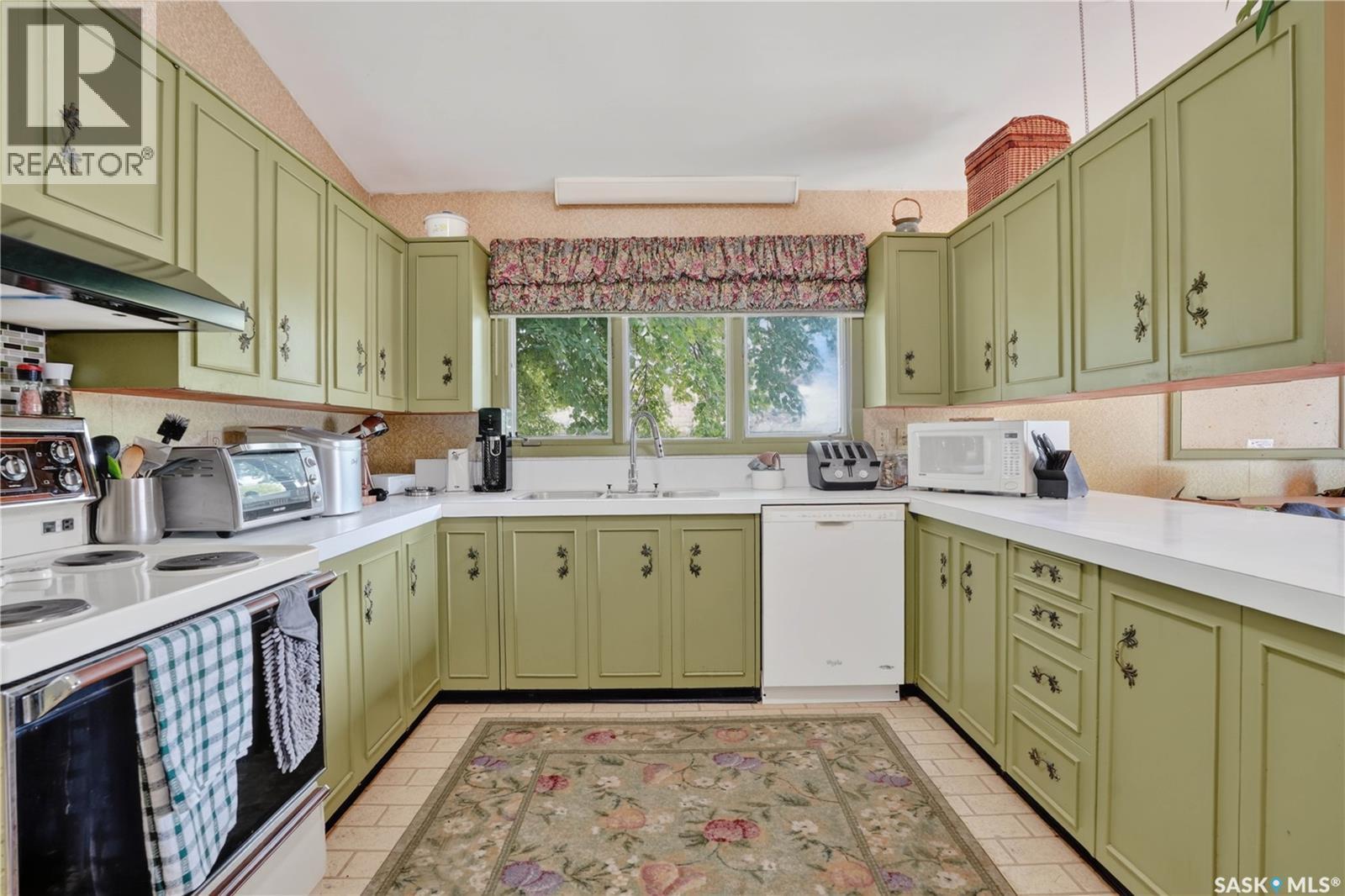121 4Th Street E, Nipawin, SK