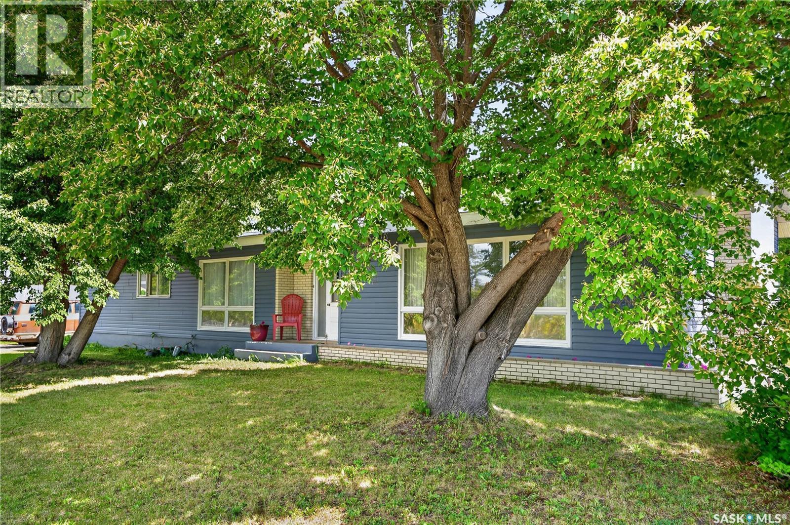 121 4Th Street E, Nipawin, SK