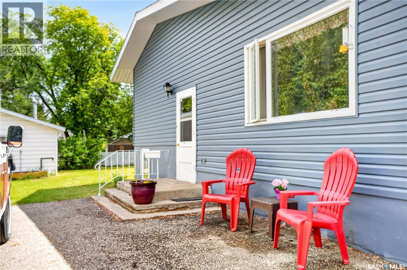 121 4Th Street E, Nipawin, SK