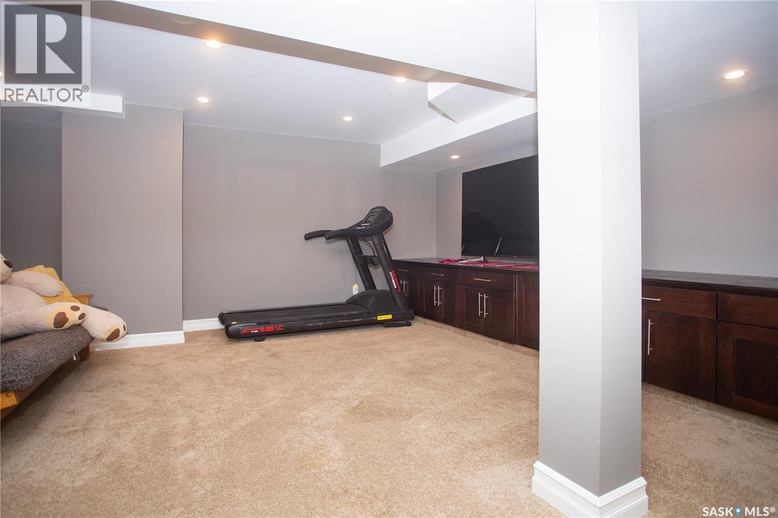 6 Harrington Place, Saskatoon, SK