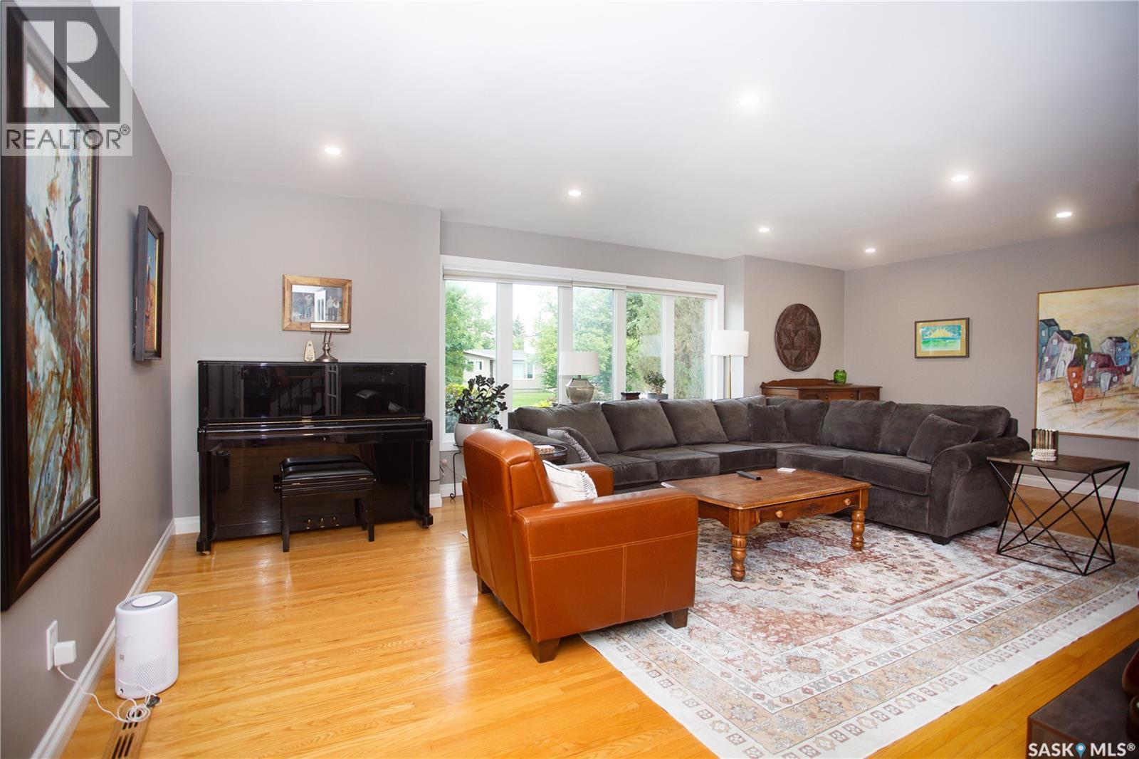6 Harrington Place, Saskatoon, SK