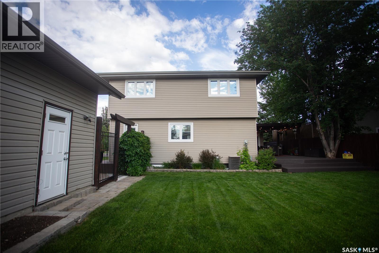 6 Harrington Place, Saskatoon, SK