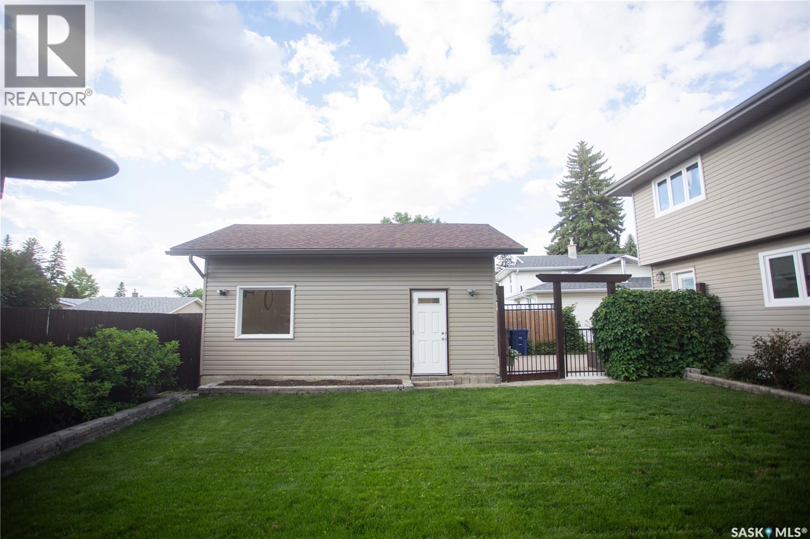 6 Harrington Place, Saskatoon, SK