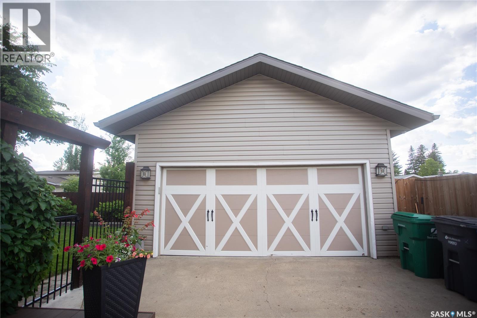 6 Harrington Place, Saskatoon, SK