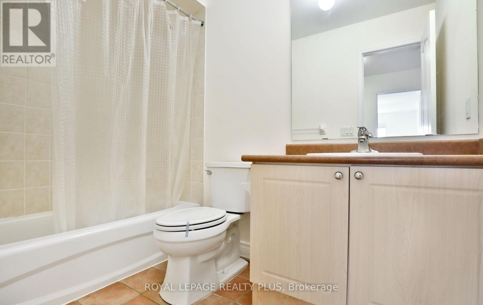 3877 Stardust Drive, Mississauga, ON - Indoor Photo Showing Bathroom