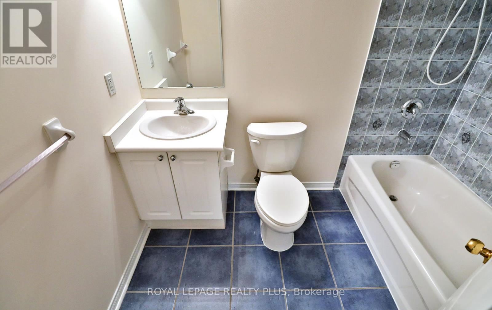 3877 Stardust Drive, Mississauga, ON - Indoor Photo Showing Bathroom