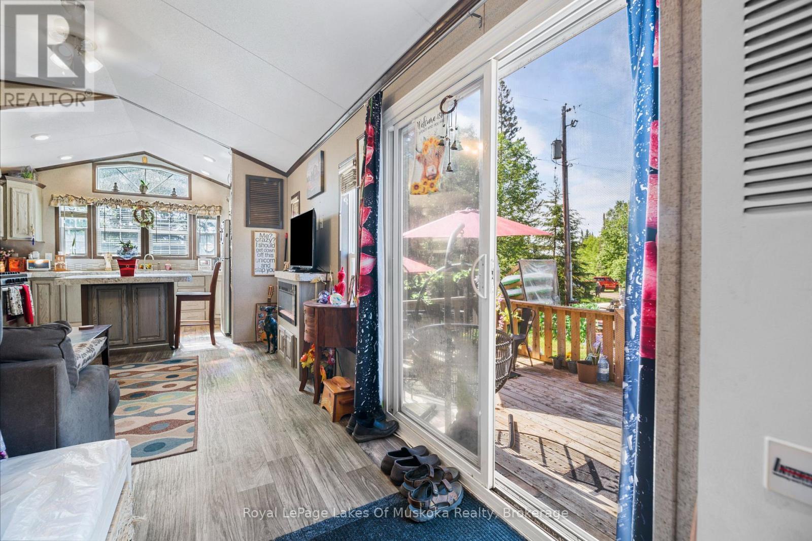 Entrance to the home - 5 - 98 North Shore Road, Kearney (Proudfoot), ON