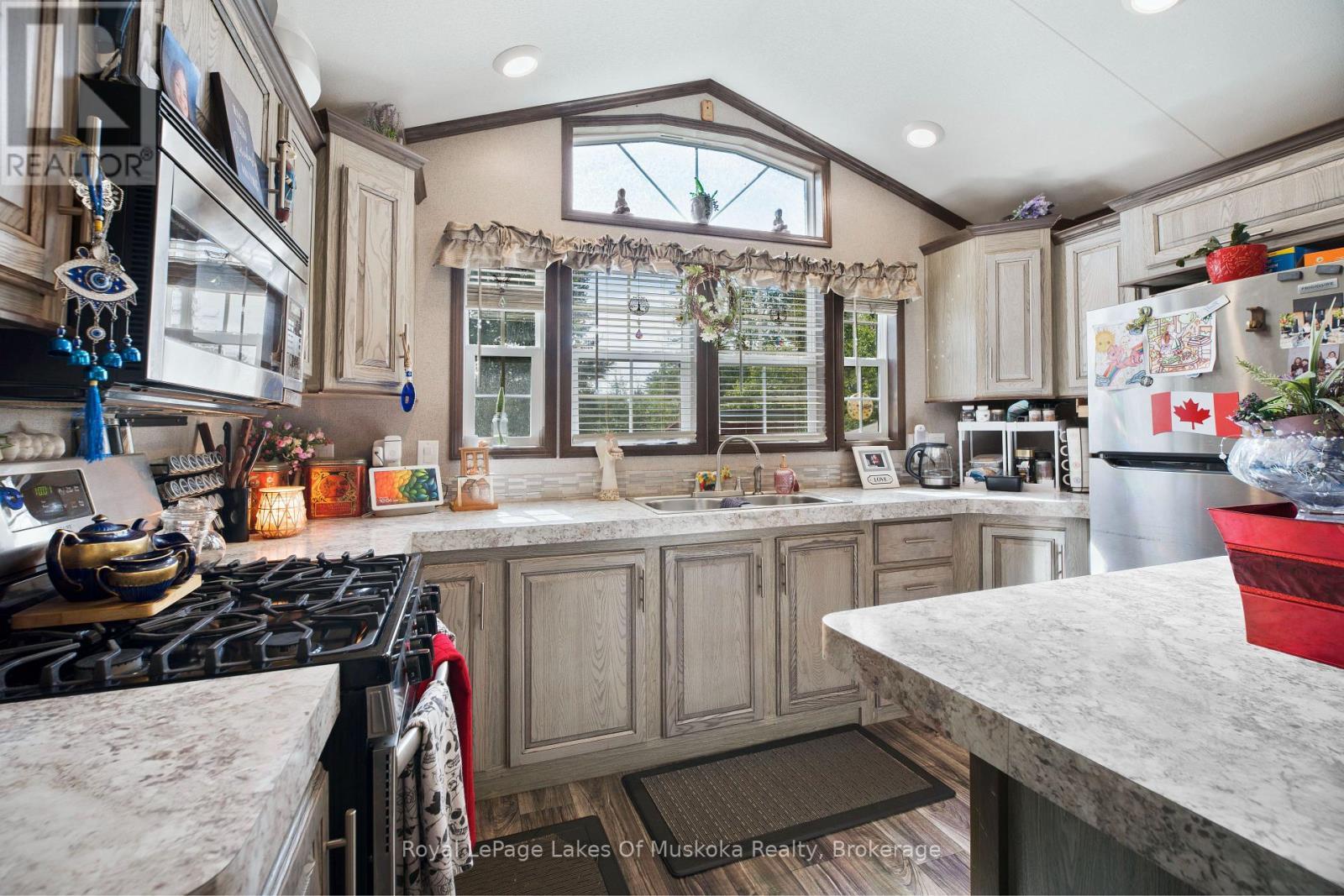 Kitchen - 5 - 98 North Shore Road, Kearney (Proudfoot), ON