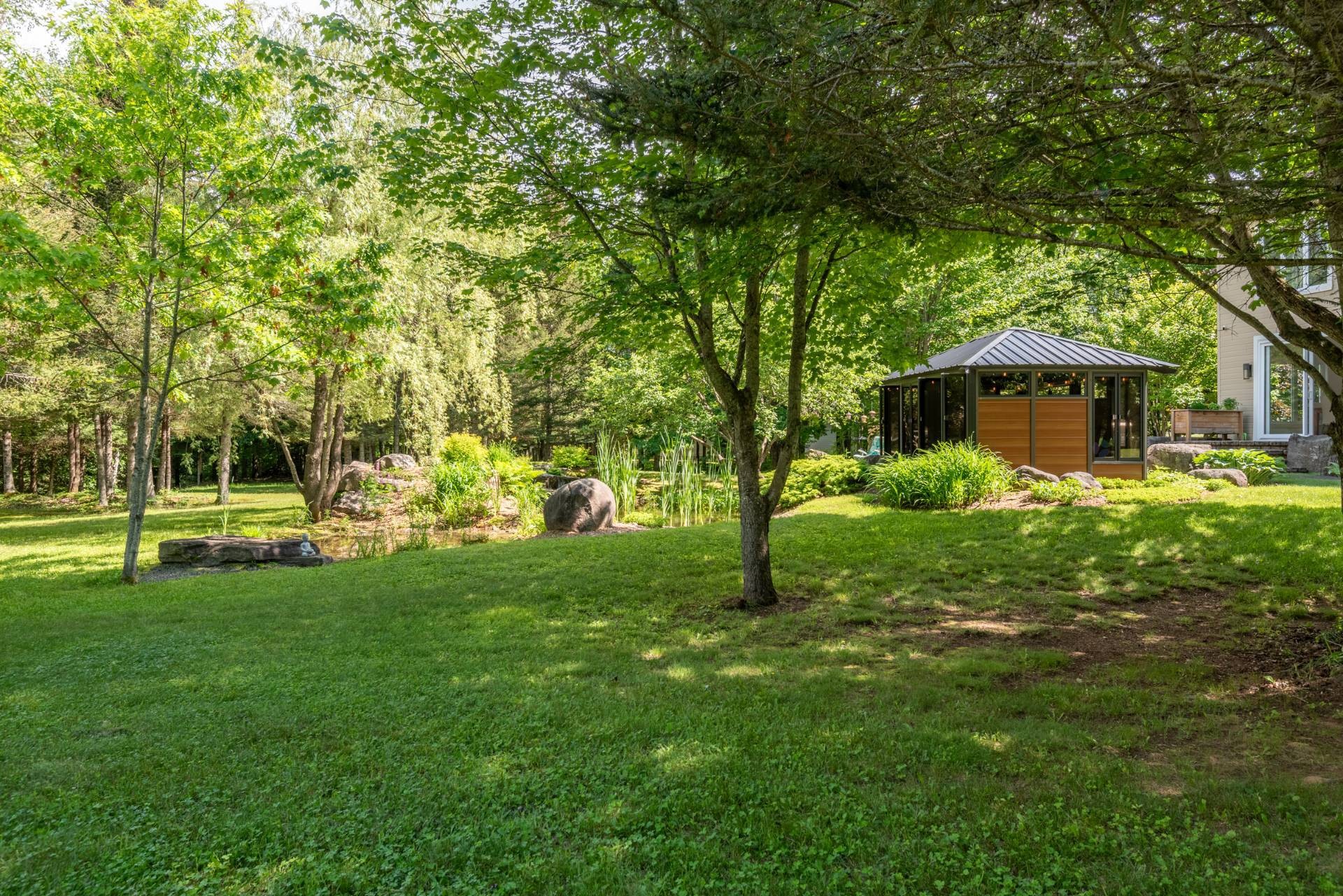 Courtyard - 735 Ch. Brousseau, Labelle, QC