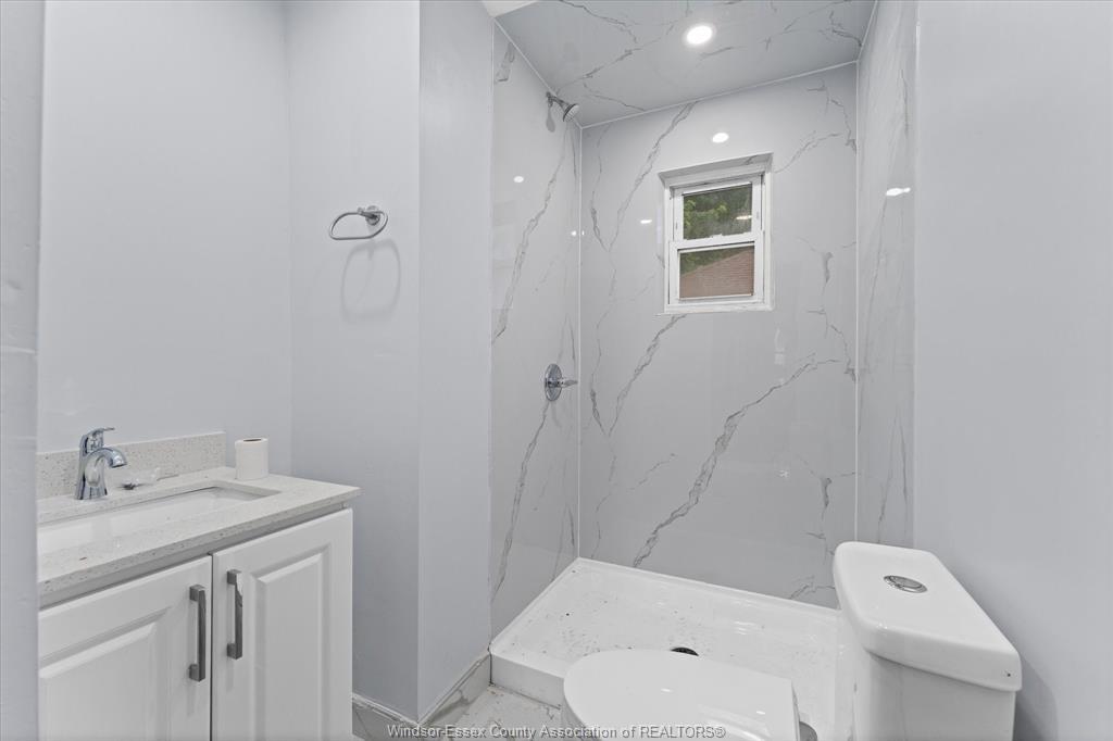 390 East Beach, Leamington, ON