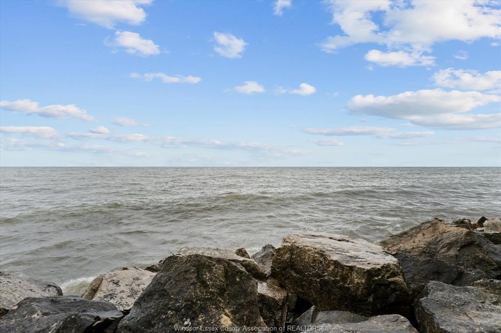 390 East Beach, Leamington, ON