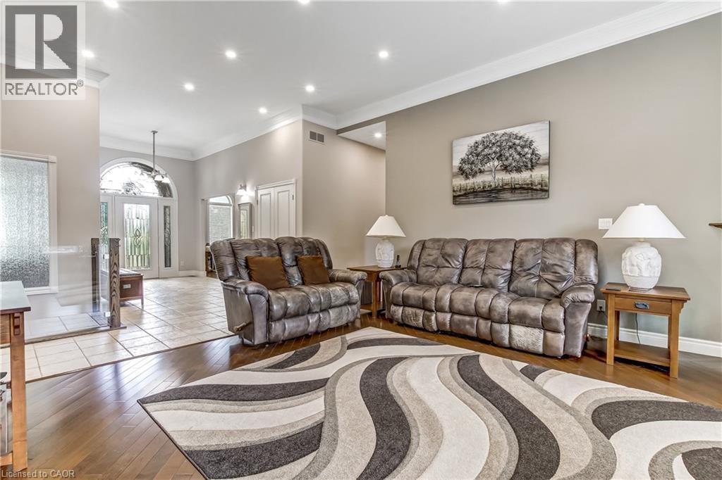 139 Mannheim Crescent, Mannheim, ON - Indoor Photo Showing Living Room
