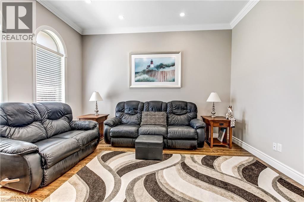 139 Mannheim Crescent, Mannheim, ON - Indoor Photo Showing Living Room