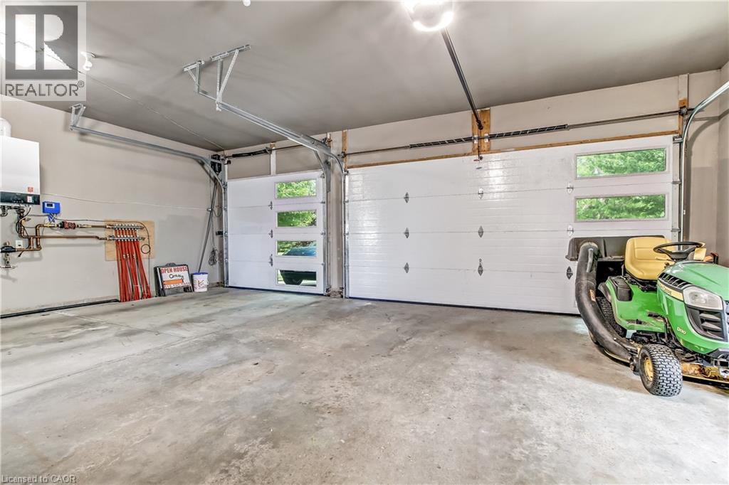 139 Mannheim Crescent, Mannheim, ON - Indoor Photo Showing Garage