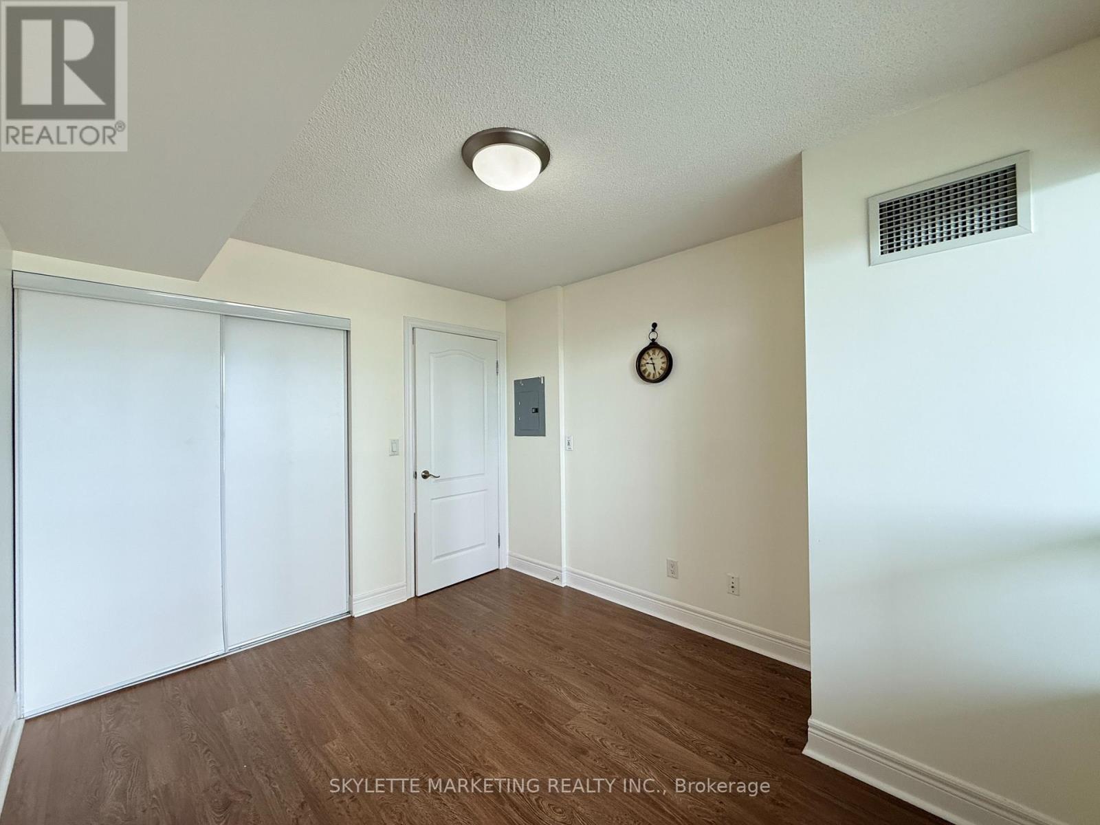 310 - 62 Suncrest Boulevard, Markham, ON