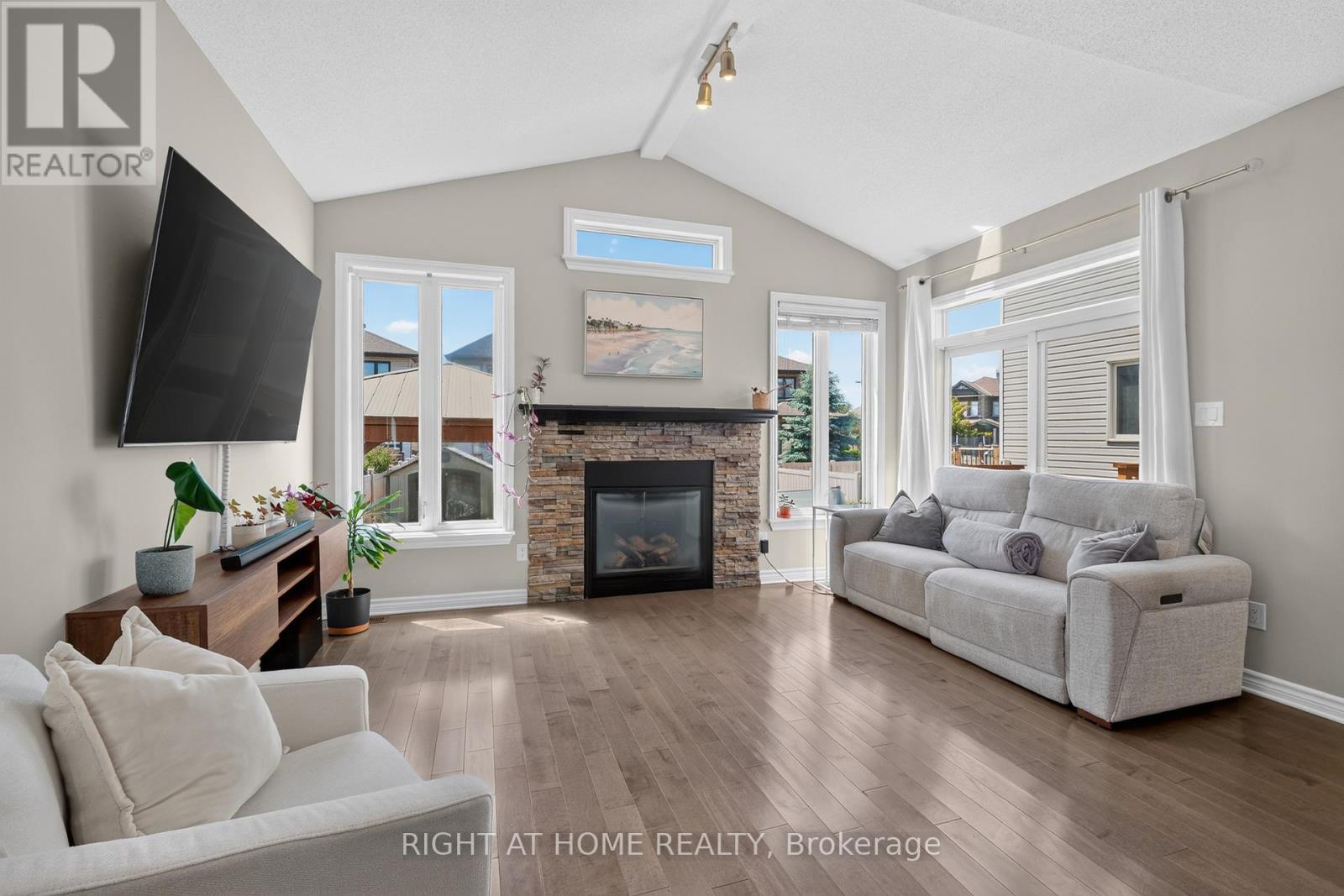 207 Mareth Way, Ottawa, ON