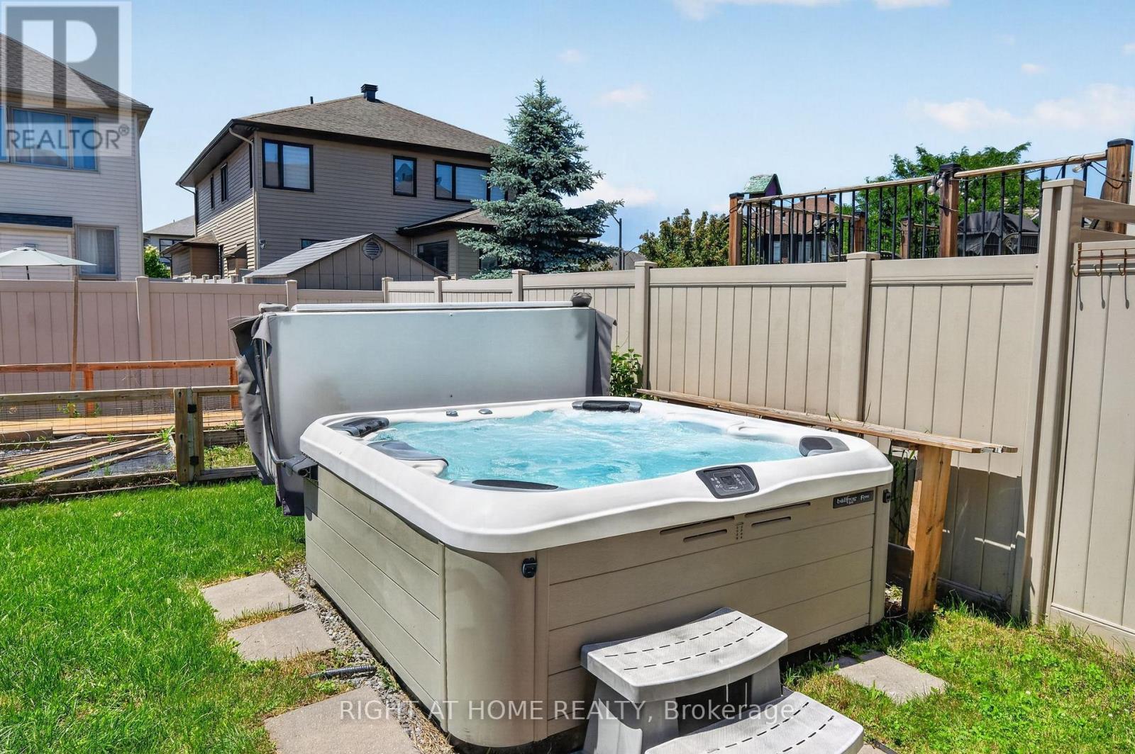 207 Mareth Way, Ottawa, ON