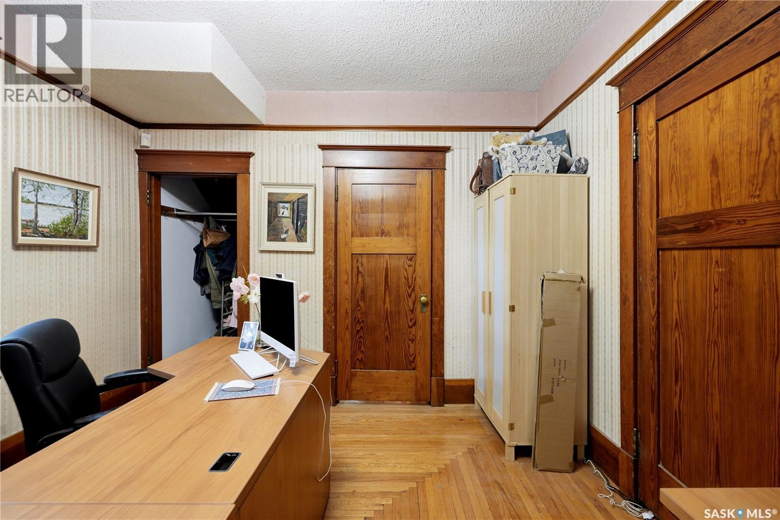 606 Bedford Road, Saskatoon, SK