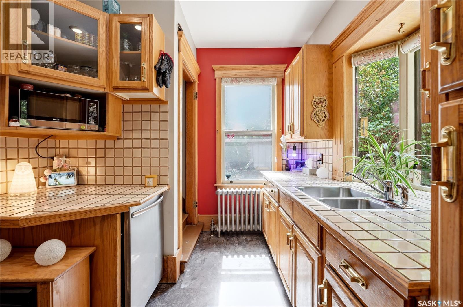 606 Bedford Road, Saskatoon, SK