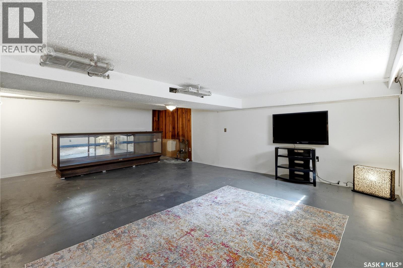606 Bedford Road, Saskatoon, SK