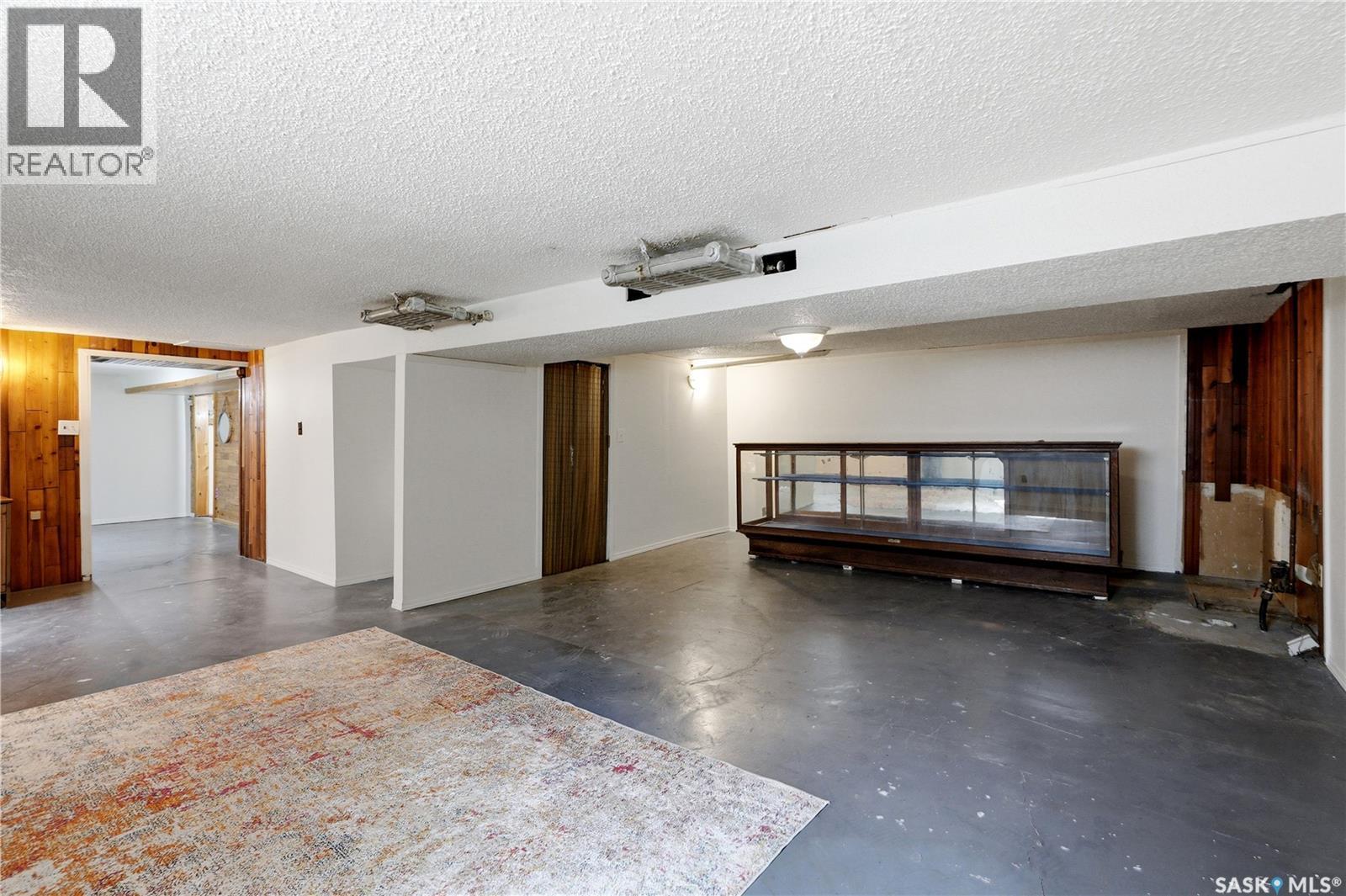606 Bedford Road, Saskatoon, SK