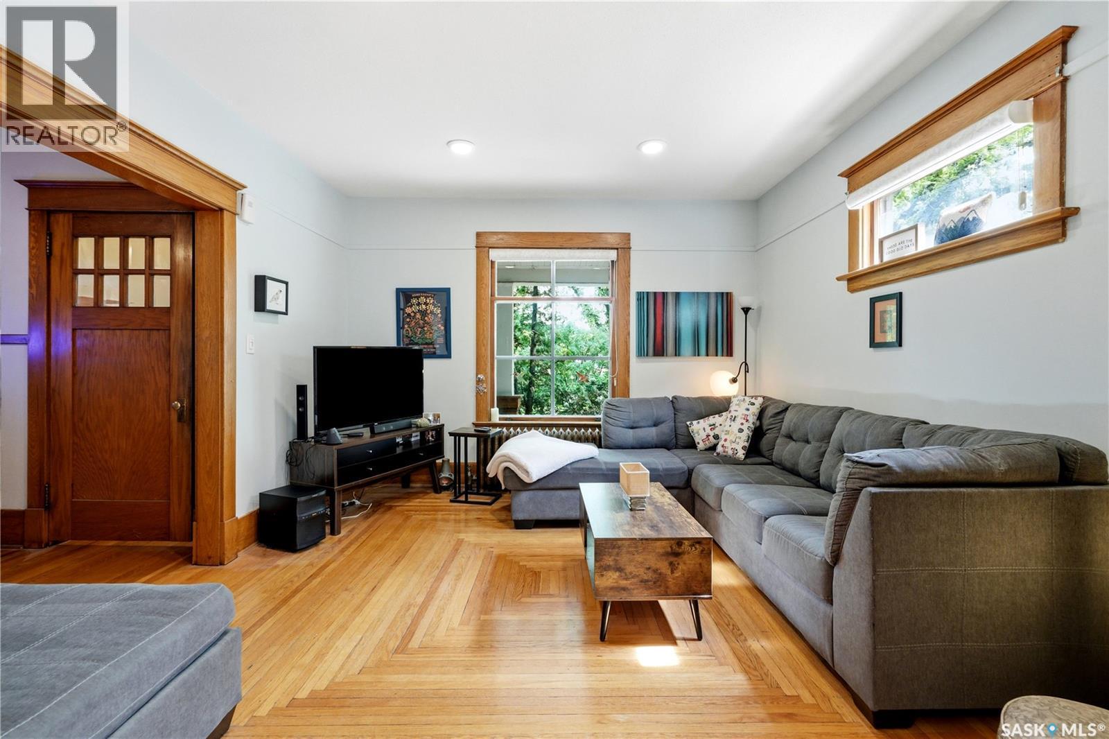 606 Bedford Road, Saskatoon, SK