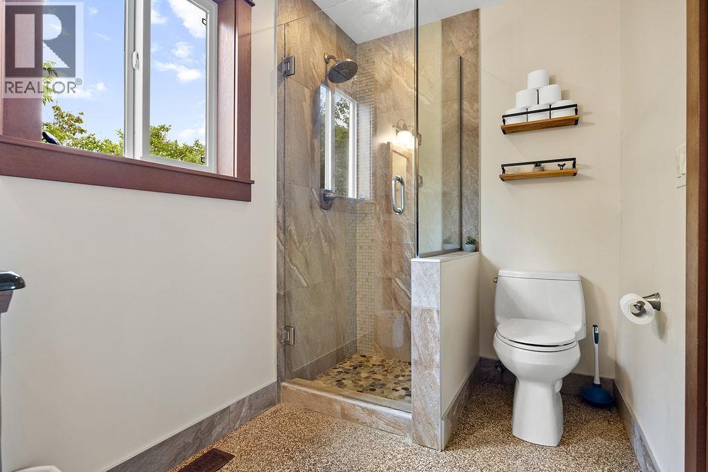 3 pc pool change room - 13707 Watson Drive, Coldstream, BC