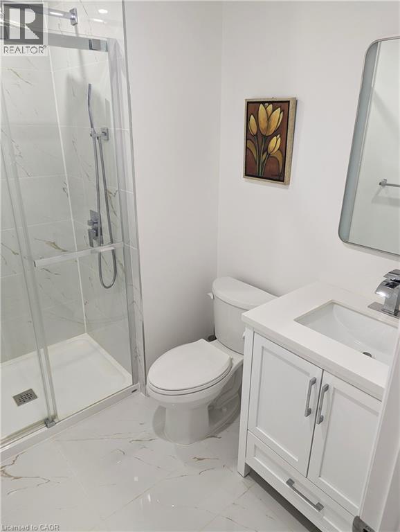 Nice bright bathroom - 561 Marl Meadow Crescent Unit# Lower, Kitchener, ON