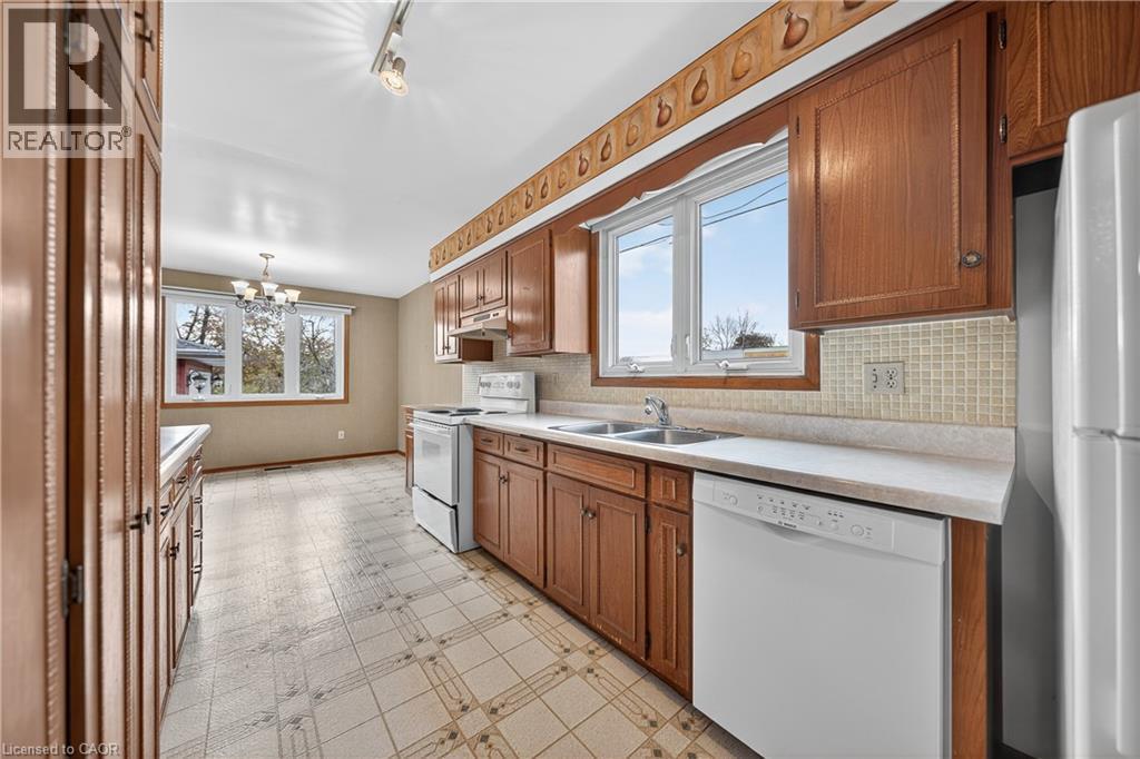 497 Victoria Street S, Kitchener, ON - Indoor Photo Showing Kitchen With Double Sink